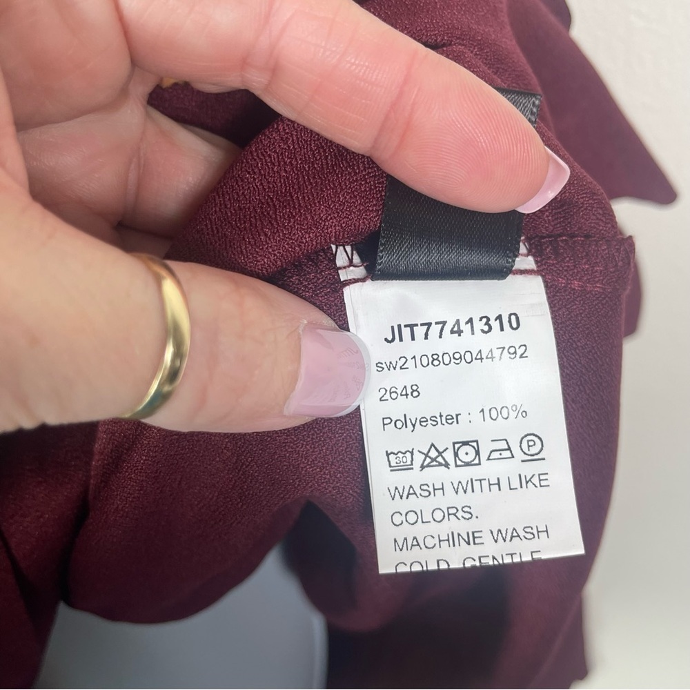 Fall fashion Plus Size Scallop Neckline Lightweight Blouse - Picture 4 of 5